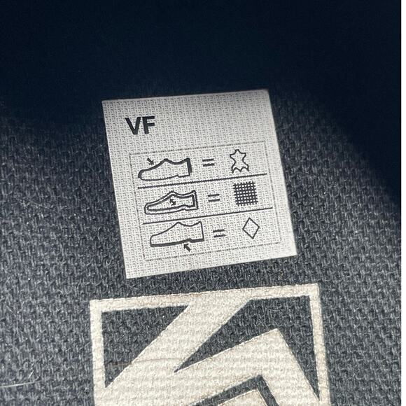 VANS Metallic Silver Leather Lace Up Skateboard Shoes Men's 7.5 Women's 9 - Picture 8 of 9